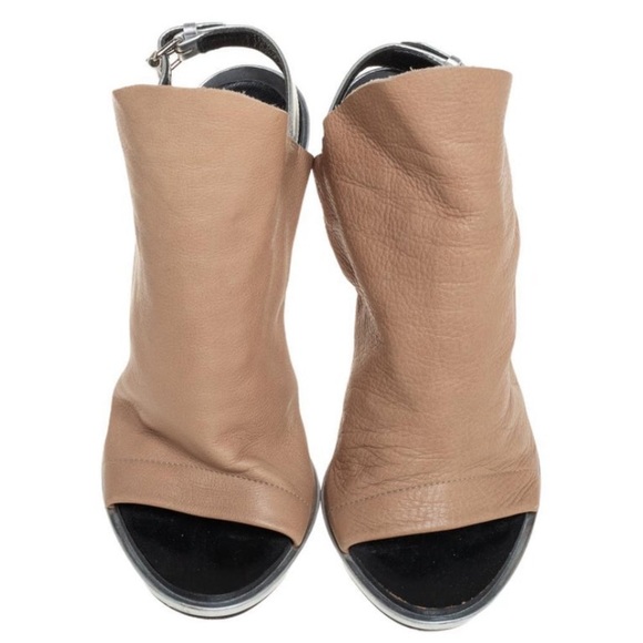 Balenciaga glove peep open sandals. - Picture 2 of 7